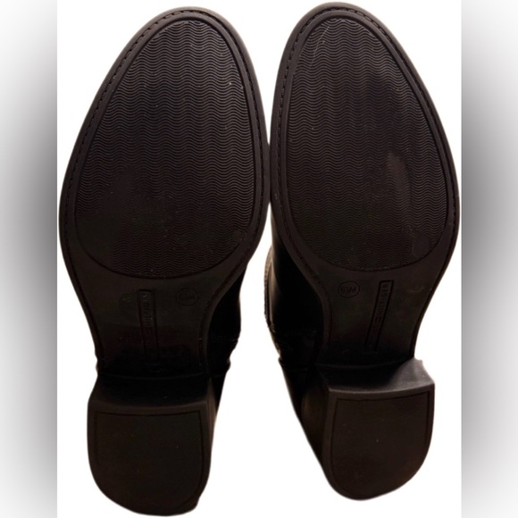 Tommy Hilfiger Black Ankle Boots – Leather Booties with Gold TH Logo - Picture 3 of 4